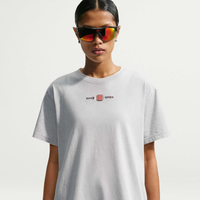 Camiseta Nike Sportswear Classic Shox Feminina