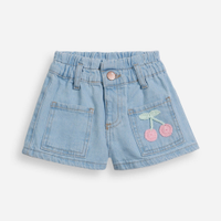 Short jeans infantil com bordado cereja azul