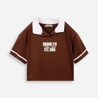 Polo cropped juvenil de moletom bicolor marrom
