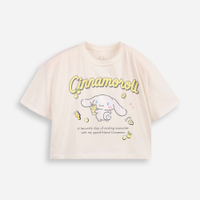 Camiseta juvenil boxy cropped cinnamoroll frutas cítricas off white