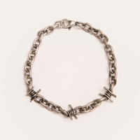 Pulseira de corrente arame farpado prateada