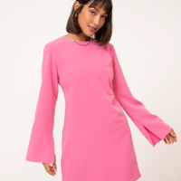 Vestido curto manga sino com ombreira rosa médio