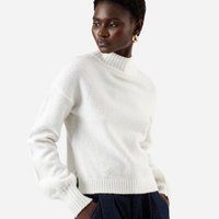Suéter de tricot gola alta off white