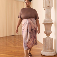 Saia midi acetinada drapeada plus size mindset gabriella garcia colorido