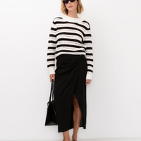 Saia midi com fenda cintura alta preto