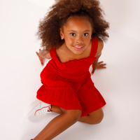 Vestido curto infantil de algodão texturizado vermelho
