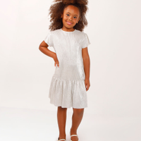 Vestido curto infantil de paetê texturizado prateado