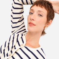 Cardigan feminino de tricot listrado com bolsos off white