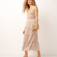 Saia midi texturizada com frufru bege