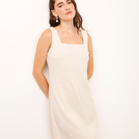 Vestido curto com linho e bordados bege