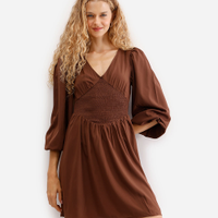 Vestido curto feminino manga bufante com lastex marrom