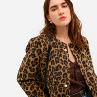 Casaco feminino animal print texturizado marrom