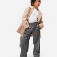 Calça de alfaiataria infantil risca de giz cinza