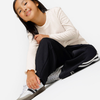 Blusa infantil manga longa texturizada com fru fru off white