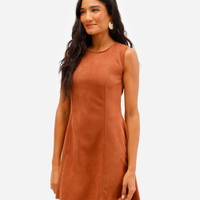 Vestido curto feminino de suede com recortes laranja