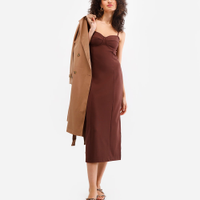 Vestido midi feminino decote coração com fenda marrom