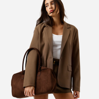 Blazer feminino de alfaiataria oversized marrom