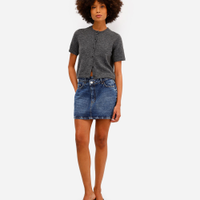 Saia curta feminina jeans cós deslocado azul