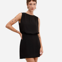 Vestido curto feminino blusê decote redondo preto