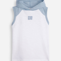 Camiseta infantil manga raglan com capuz azul