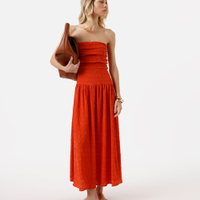 Vestido midi sem alça feminino com pregas texturizado laranja