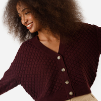 Cardigan feminino de tricot texturizado vinho