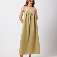 Vestido midi alça fina feminino com linho e pregas mindset verde