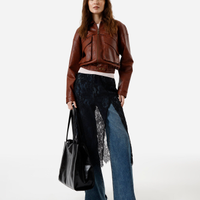 Saia midi feminina de renda com fenda floral preta