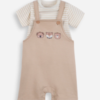 Jardineira infantil com camiseta bichinho bege