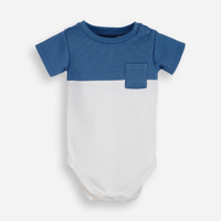 Body infantil de algodão com bolso off white