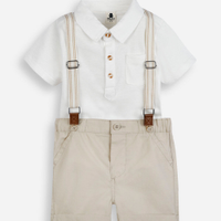 Conjunto curto infantil com suspensório bege