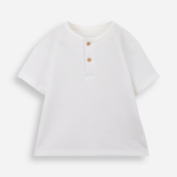Camiseta infantil com botões texturizada off white