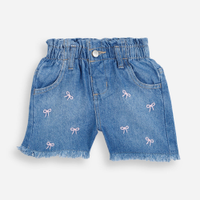 Short clochard infantil jeans com barra desfiada bordado azul