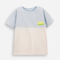 Camiseta infantil manga curta com recorte azul