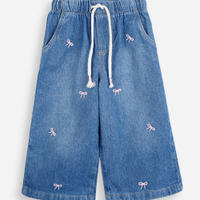 Calça jeans infantil de algodão com bordados azul