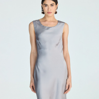 Vestido curto feminino acetinado com amarração cinza