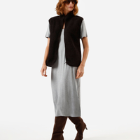 Vestido midi básico de viscose decote v cinza