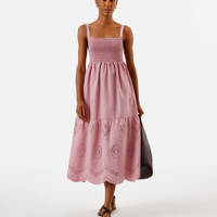 Vestido midi feminino de algodão com bordado rosa
