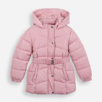 Jaqueta puffer infantil alongada com faixa rosa