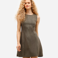 Vestido curto feminino de suede com recortes verde