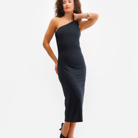 Vestido midi feminino franzido ombro único preto
