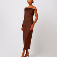 Vestido longo feminino de suede com alça torcida mindset marrom