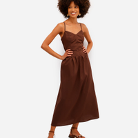 Vestido feminino longo cintura alongada com alça fina - marrom