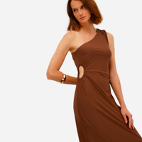 Vestido midi feminino ombro único com recorte e franzidos marrom