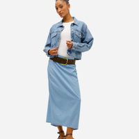 Saia longa feminina jeans com fenda e pregas azul