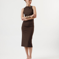 Vestido midi feminino franzido com fivela marrom