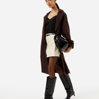 Minissaia feminina de poliuretano com cinto off white