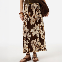 Saia feminina plissada floral marrom