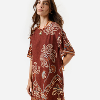 Vestido curto feminino de viscose manga curta folhagens marrom