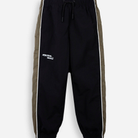 Calça jogger esportiva infantil de poliamida com recortes preta